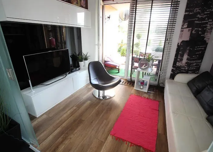 Apartman Rainbow 2 *